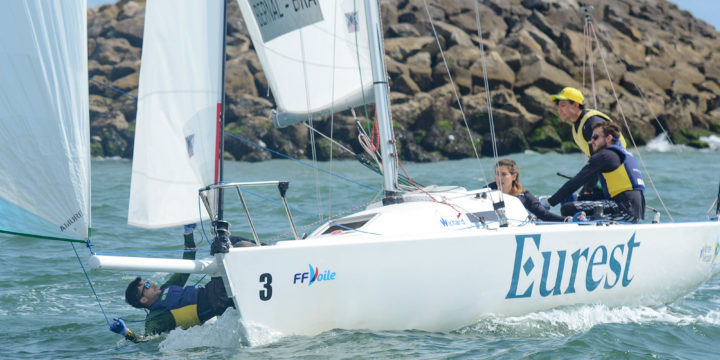 Belle première journée sur le Championnat du Monde Jeune de Match Racing !